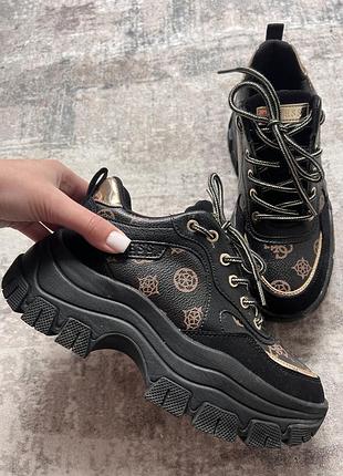 Жіночі кросівки guess