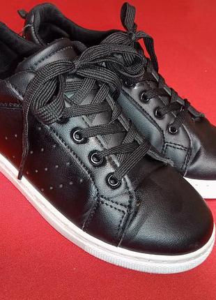 Кеды, бренд lc waikiki, размер 37, длина стельки 23,6 см,цвет черный,стан очень идеален