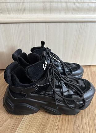 Стильные женские черные кроссовки/ ботинки массивные из натуральной кожи и замши