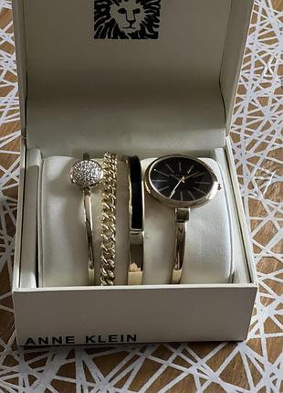 Годинник жіночий. anne klein.