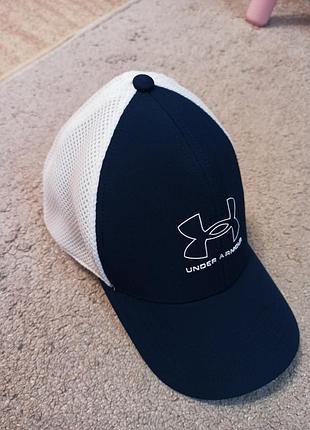 Фирменная мужская кепка