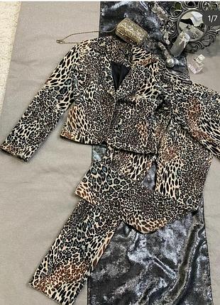 Костюм микросвободвет в модный принт