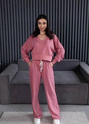 Женский спортивный весенний костюм штаны свободного кроя и укороченная кофта