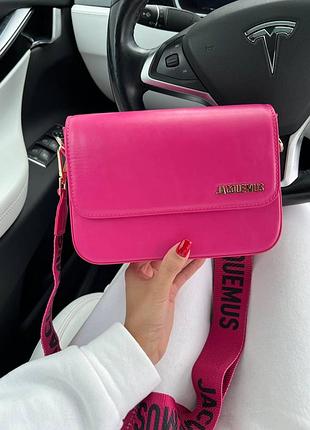 Розовая женская сумочка