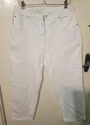Стрейч-коттон белые укороченные джинсы  а-ля мом с карманами  gallicia
