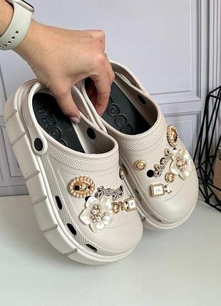 Стильні крокси для дівчаток та дорослих на трендовій підошві