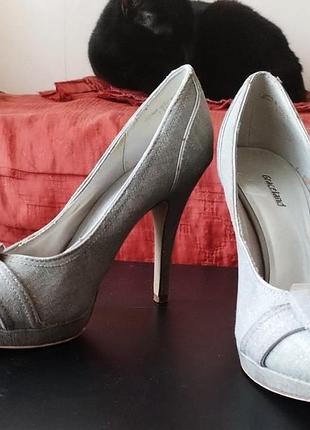 Сріблясті туфлі на шпильці, р. 38