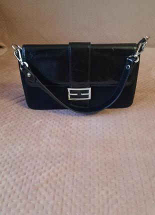 Красива сумочка  .