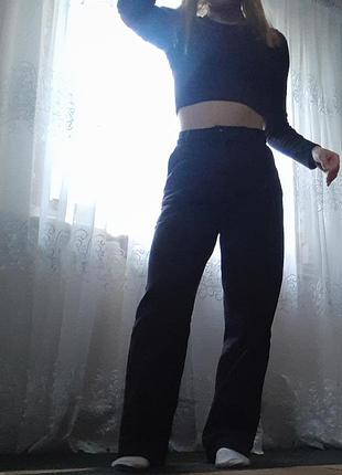 Черные джинсы