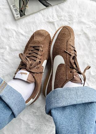 Nike cortez light brown