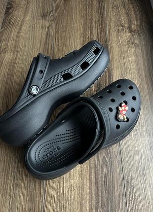 Crocs черные на платформе