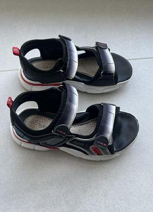 Літні сандалі для хлопчика 32 р.