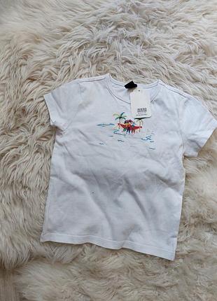 🩵❤️💜 чудова біла футболочка з вишивкою