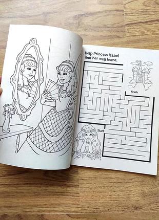 Дитячі ігри в розмальовці лабіринт, різні принцеси jumbo original usa activity colouring book prince
