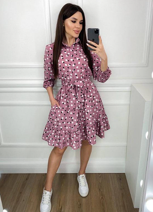 Платье в горох на пуговицах с поясом