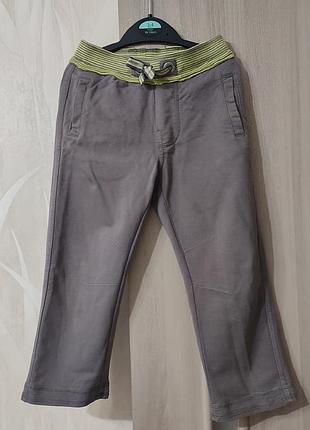 Брюки на мальчика 4-5 лет