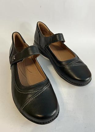 Нові жіночі шкіряні туфлі від clark’s