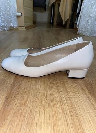 Туфлі жіночі