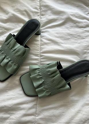 Красиві мюлі asos design