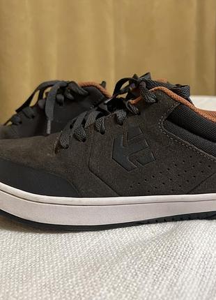 Серые замш макасины мужские слипы с коричневым