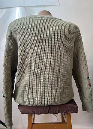 Свитер с вышивкой 2