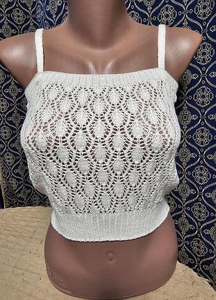 Белый вязаный топ