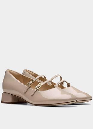 Кожаные туфли clarks