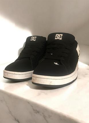 Dc shoes