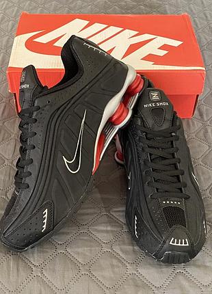 Новые мужские кроссовки nike shox r4
