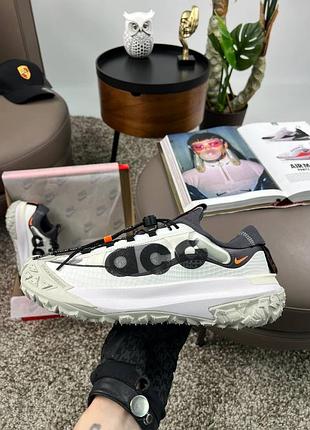Чоловічі кросівки nike acg mountain fly 2 low white black orange