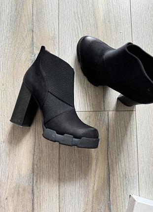 Ботинки осенние