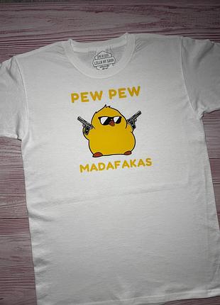 Футболка женская прямая по типу оверсайз, с яркой уткой с пистолетами