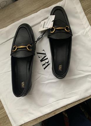 Кожаные туфли zara