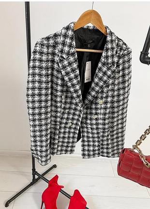 Черно-белый твидовый пиджак