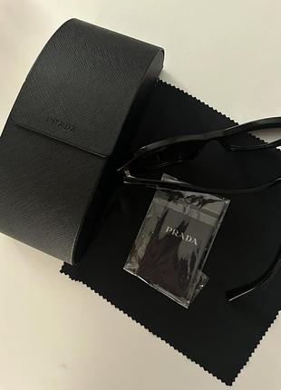 Prada окуляри