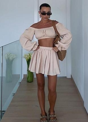 Костюм — двійка жіночий літній мусліновий бавовняний зі спідницею-шортами, топ, спідниця — шорти, бежевий