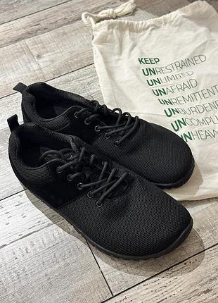 Чорні кросівки barefoot saguaro 40р