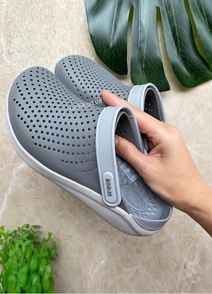 Крокс лайтрайд клог сірі m6w8 crocs literide clog light grey