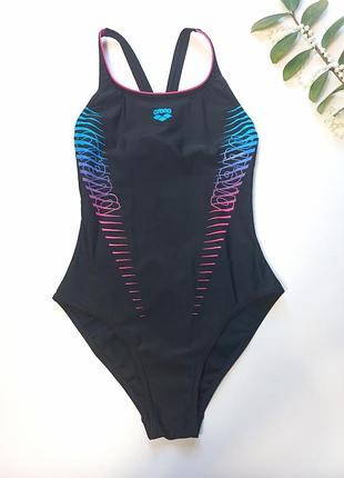 Слитный спортивный купальник для бассейна от бренда arena
