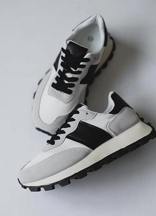 Кросівки/ кросівки жіночі