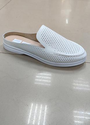 Мюлі білі з перфорацією