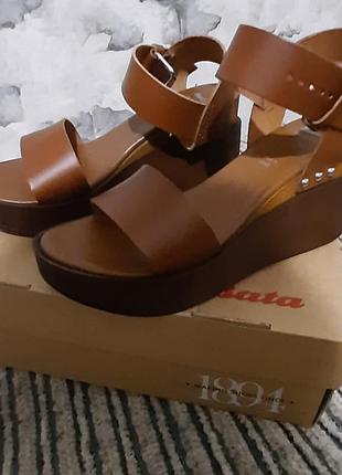 Босоніжки шкіряні bata 37 p.