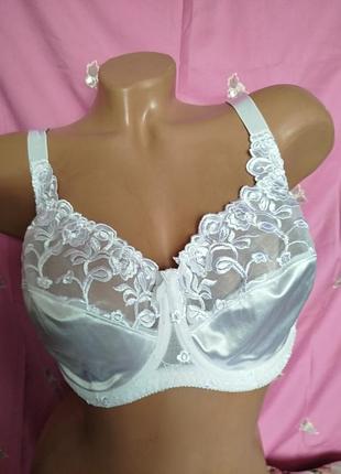 Білосніжний бюстгалтер  розмір 90 c