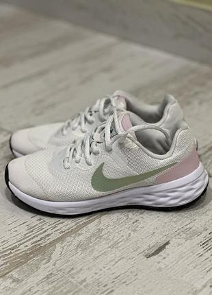 Кросівки nike жіночі