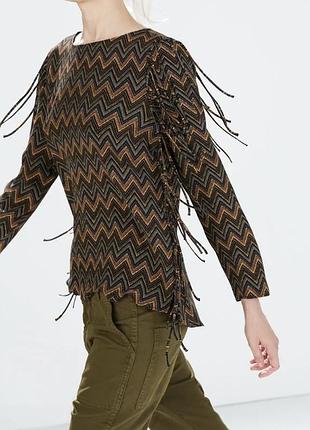 Блуза zara в геометричний принт та бахромою