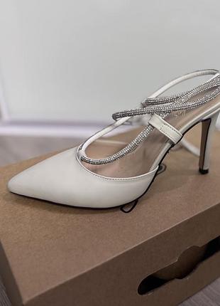 Туфлі босоніжки шкіра 37 розмір