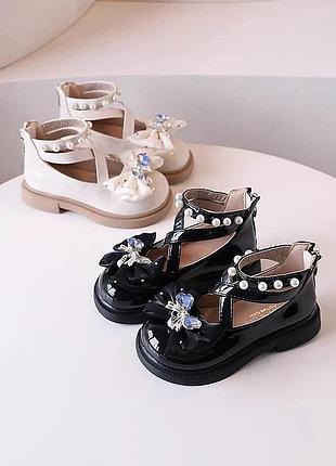 Детские красивые туфли на девочку