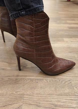 Ботильйони на каблуку