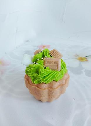 Бомбочка для ванни тістечко з твердою пінкою та милом