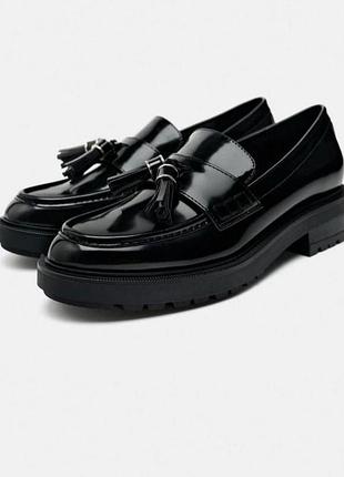 Лаковые лоферы zara